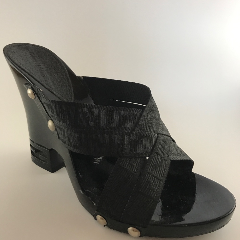 MONOGRAMMED Fendi WEDGE HEALS SIZE 7.5